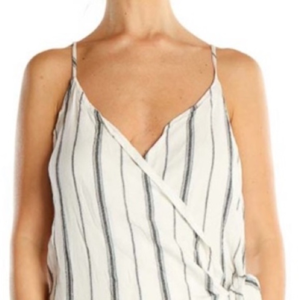 NWOT Lulu’s White/Gray Striped Wrap Top Size M